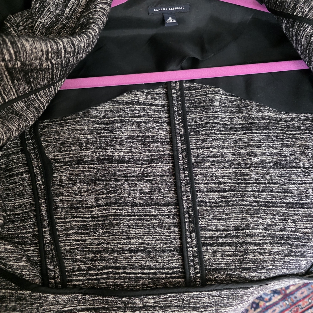 Banana Republic Women's Black and Gray Blazer - Picture 5 of 5